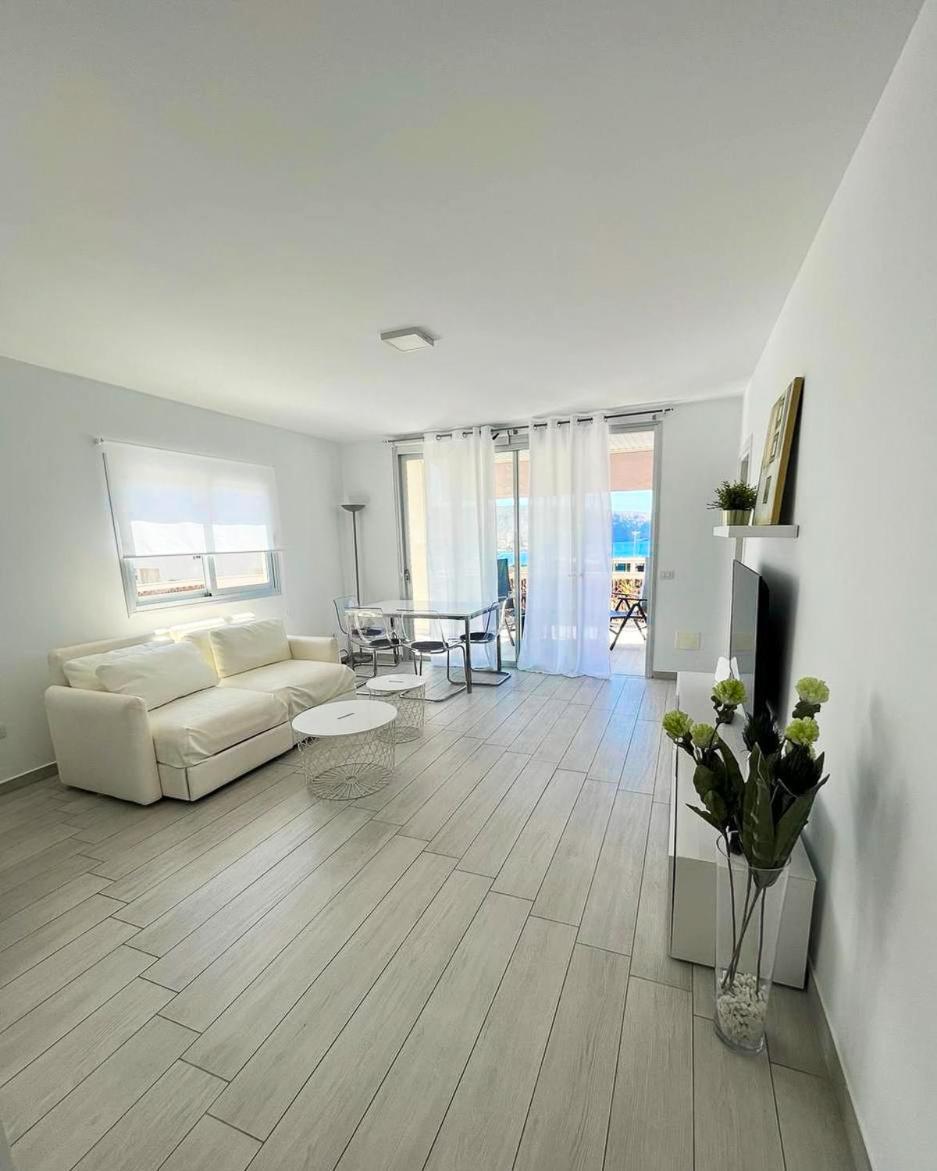 Ferienwohnung The White Heart House - Attic Sea View Los Cristianos  Exterior foto