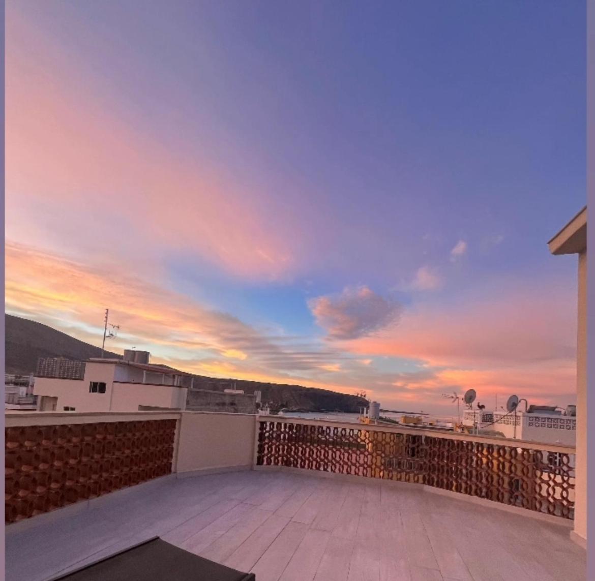 Ferienwohnung The White Heart House - Attic Sea View Los Cristianos  Exterior foto